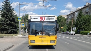 На переходе в Заводском районе автобус сбил 18-летнего парня