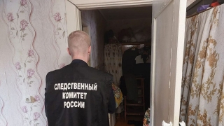 В квартире на Саратовской нашли труп со множественными повреждениями
