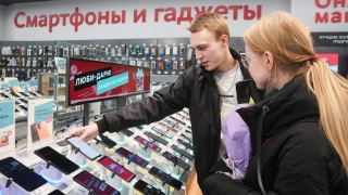 Продажи смартфонов в РФ превзошли докризисный уровень