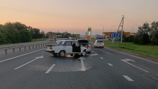В Гагаринском районе женщина пострадала в столкновении трех авто