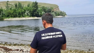 В Волге на глазах отдыхающих утонул пьяный мужчина