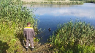 Водолазы вытащили утопленника из балашовского пруда