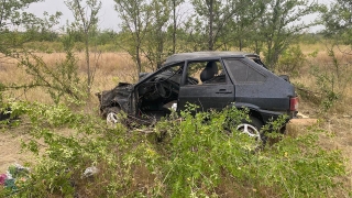 На полевой дороге подросток опрокинул машину и погиб