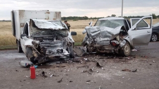 Авария под Пугачевом: в "десятке" один погибший и двое раненых