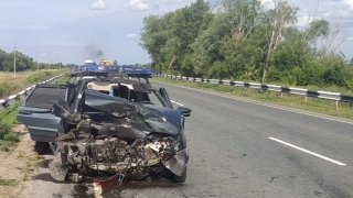 На трассе под Марксом две легковушки не поделили дорогу. Есть пострадавшие