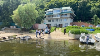 На окраине Саратова водолазы достали из Волги тело утопленника