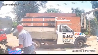 Пенсионер украл у жительницы Энгельса велосипед и попал на видео