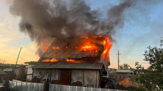 В Петровске у строящегося дома полностью сгорела крыша