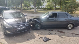 "Приора" сбила пешехода и врезалась в иномарку пенсионера