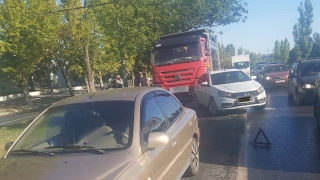 В утреннем ДТП на проспекте Строителей пострадал человек