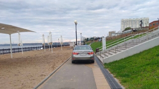 В Саратове пьяный водитель катался на "Лексусе" по новой набережной
