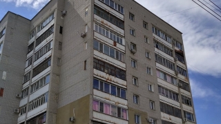 В Саратове мужчина погиб при падении с девятого этажа