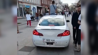 Автомобиль с киргизскими номерами на проспекте Столыпина возмутил саратовцев