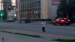 Дети танцуют на дороге. ГИБДД напомнила об ответственности родителей