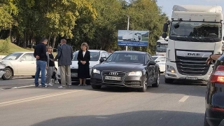 Массовое ДТП парализовало движение по улице Шехурдина в Саратове