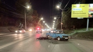 В Ленинском районе 16-летний мотоциклист врезался в "копейку"
