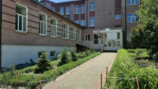 Закрытие входа в лицей. Родители просят саратовского губернатора о помощи