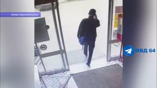 В Саратове поймали серийных магазинных воров. Видео