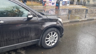 В Саратове велосипедистка протаранила два авто и оказалась в больнице