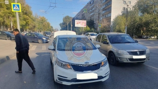 На Чернышевского "Киа" сбил женщину. Она в больнице