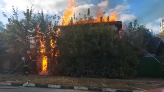 В центре Саратова горел нежилой дом