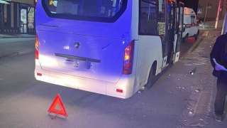 В саратовской маршрутке упала молодая женщина. Ее отправили в больницу