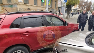 ДТП на перекрестке в центре Саратова: девушка в больнице