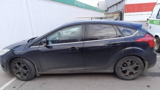 В Саратове знакомый должника не давал арестовать его "Форд"