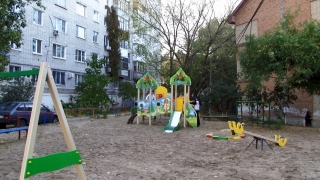 "Т Плюс" построил юным саратовцам детскую площадку
