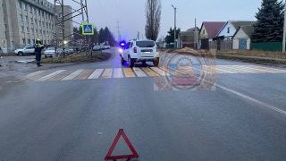 Кроссовер сбил подростка на пешеходном переходе
