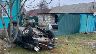 Водитель "четырнадцатой" врезался в забор и погиб на месте