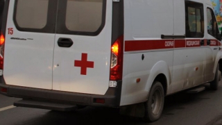 В Саратове неизвестно чем тяжело отравился школьник. Его отправили в больницу