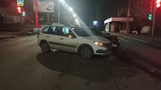 В Кировском районе "Гранта" не пропустила "Приору". Пострадала женщина