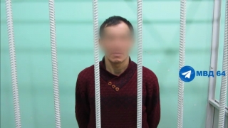 Иностранец "по заданию куратора" забирал деньги у саратовских пенсионеров