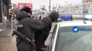 "Нагло и решительно уносил шампуни и кофе". В Саратове задержан серийный вор