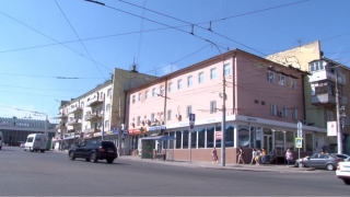 Привокзальная площадь. Здание на Аткарской лишено культурного статуса, теперь его могут снести