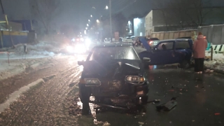 Возле учебного центра главка пострадал водитель малолитражки