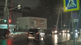 На перекрестке в центре Саратова под колеса "Опеля" попала женщина