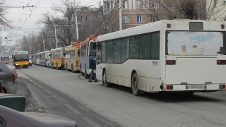 Кризис пассажирских перевозок. Саратовский минтранс за миллиард покупает 74 автобуса