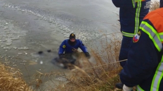 На саратовском пруду мужчина провалился под тонкий лед и утонул