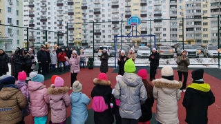 "Т Плюс" установила в балаковском микрорайоне "3Г" спортплощадку