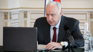 Избиение лежачего школьника. Глава СК РФ требует возбудить уголовное дело
