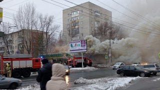 На проспекте Энтузиастов сгорел пивной магазин