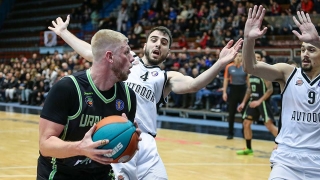Саратовский "Автодор" дома проиграл "Уралмашу"