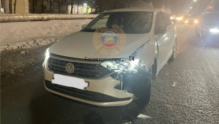 В Саратове "Фольксваген" сбил насмерть женщину
