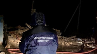 На пепелище дома в саратовском райцентре обнаружен труп