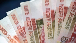 Почти половина россиян планирует подрабатывать в 2024-м
