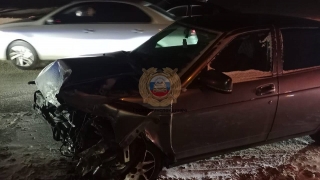 На дороге в Солнечный-2 в аварии пострадала автоледи на "Приоре"