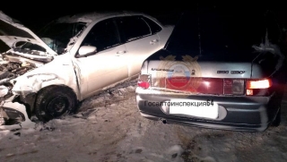 На дороге в Саратове не разъехались "десятка" и "Гранта". Один человек в больнице