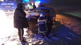 В ночном ДТП под Марксом пострадали четыре человека